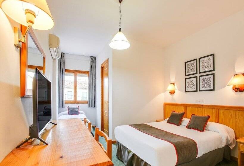 Номер Стандарт Трехместный, Hostal La Posada