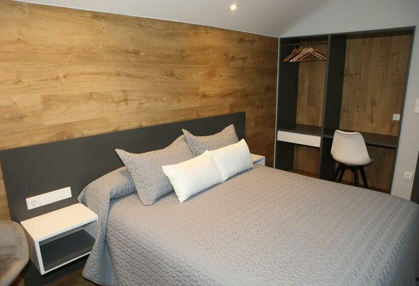 Номер Стандарт, Hostal O Cruceiro