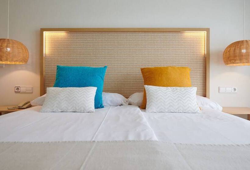 Студио Стандарт с Балконом, Apartamentos Cala Santanyi