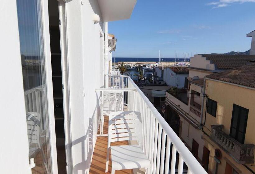 Номер Стандарт с Балконом, Hostal Cala Ratjada