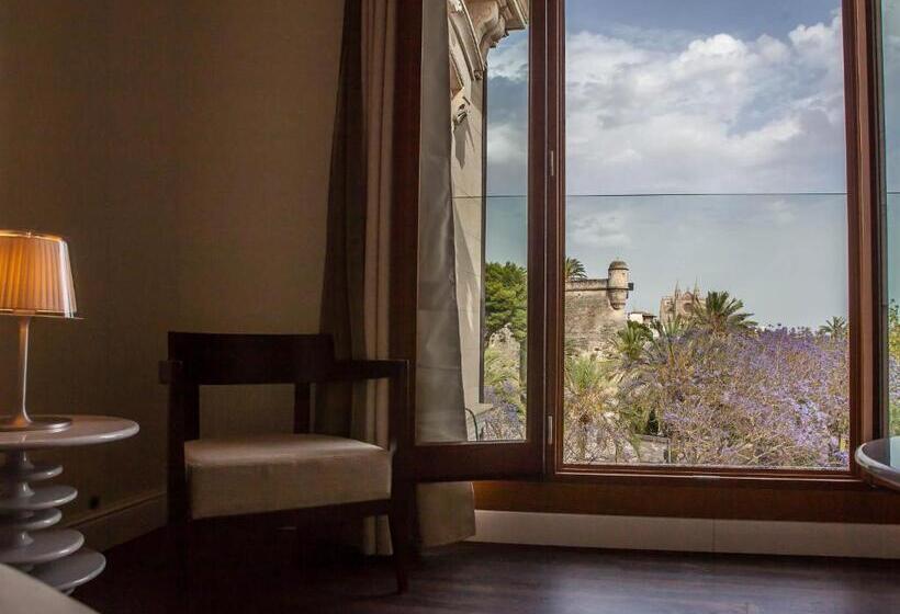 سوییت سوپریور, Hostal Cuba