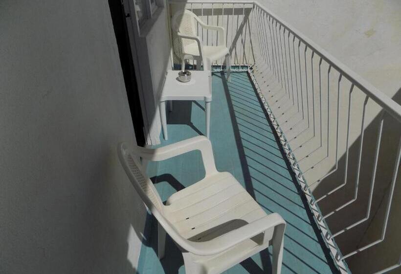 스탠다드 발코니 룸, Hostal Villa Maruja