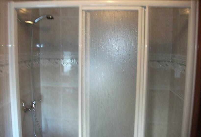4인용 스탠다드 룸, Hostal Oasis