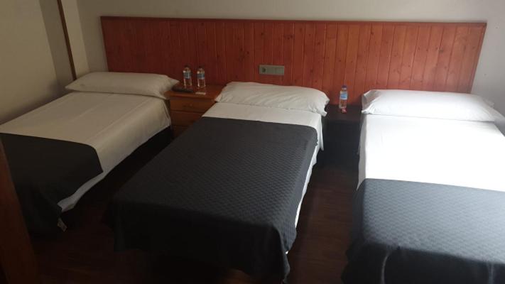 标准三人间, Hostal Cruce