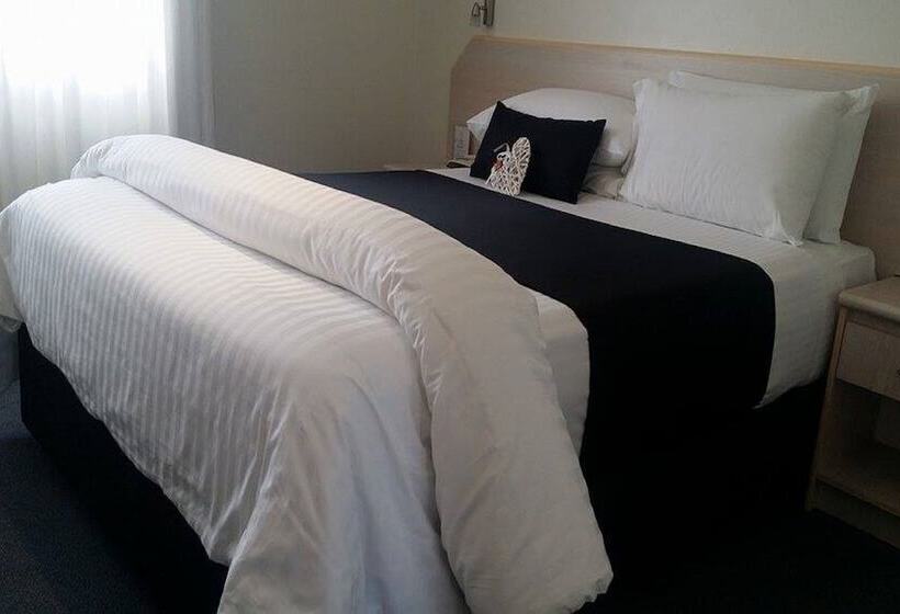 스위트, Comfort Inn All Seasons
