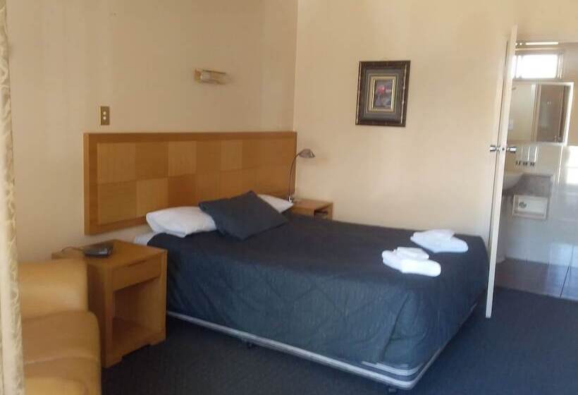 Номер Deluxe, Desert Sand Motor Inn