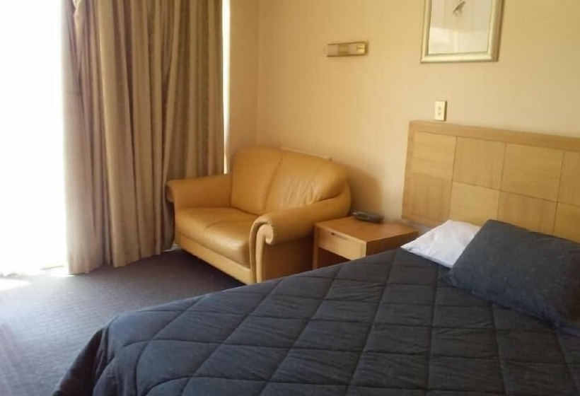 Номер Deluxe, Desert Sand Motor Inn