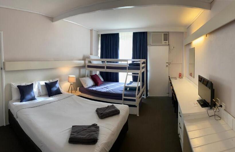 Семейный Номер, Kingston Lobster Motel