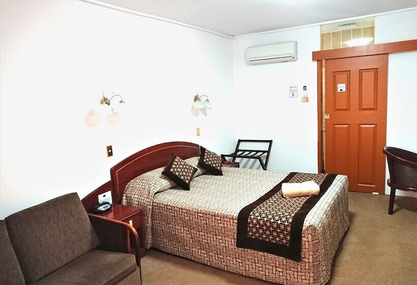 Номер Executive, New Olympic Motel