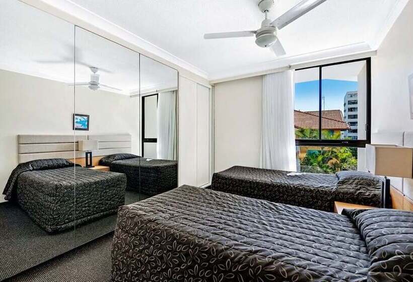 Апартаменты 2 спальни Вид на Бассейн, Ultiqa Beach Haven On Broadbeach
