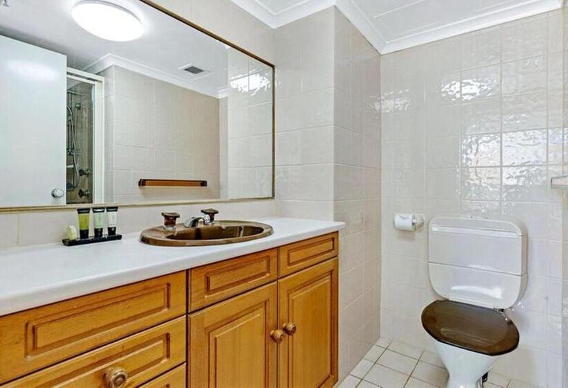Апартаменты 2 спальни Вид на Бассейн, Ultiqa Beach Haven On Broadbeach