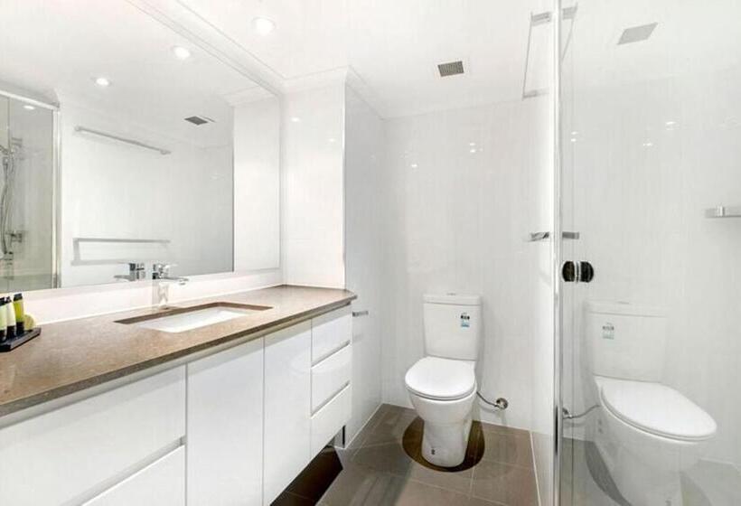 Superior 2-bedroom flat with sea view, Ultiqa Beach Haven On Broadbeach