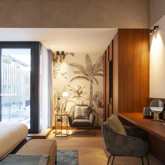 اتاق لوکس با بالکن, Hassotel