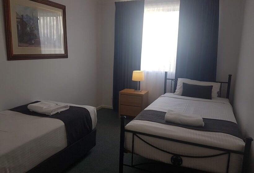 침실 3개 아파트, Mid City Motor Inn Singleton