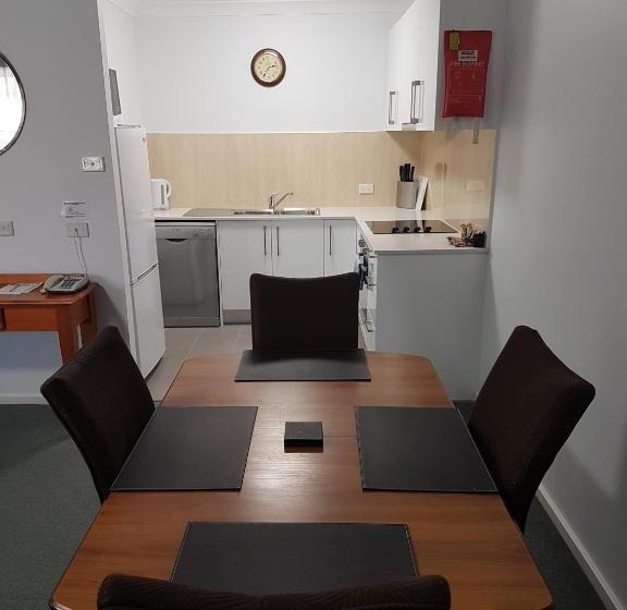 침실 2개 아파트, Mid City Motor Inn Singleton