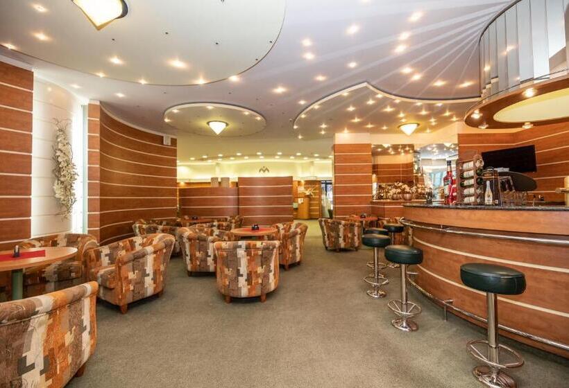 Номер Стандарт с Балконом, Interhotel Montana