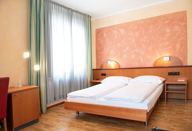 Номер Стандарт, Al Giardinetto