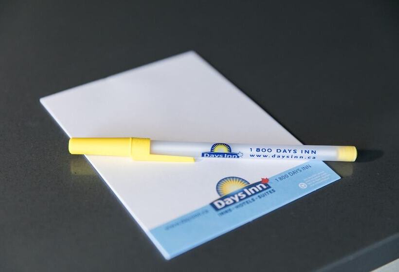 ２ダブルベッドのスタンダードルーム, Days Inn By Wyndham Vancouver Downtown