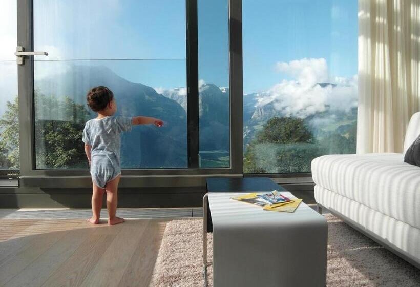Family Suite, Märchen