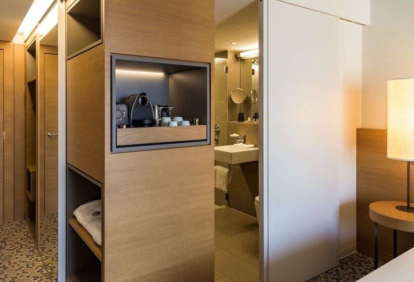 Номер Deluxe, Pullman Basel Europe