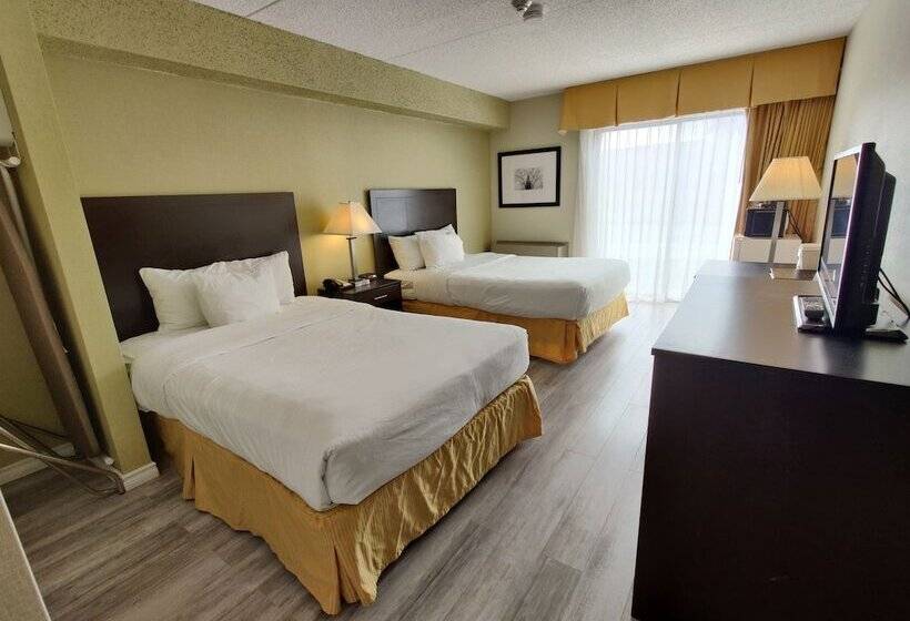 带2个双人床的标准工作室, Quality Inn