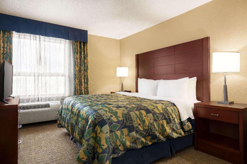 标准间, Travelodge By Wyndham Oshawa Whitby