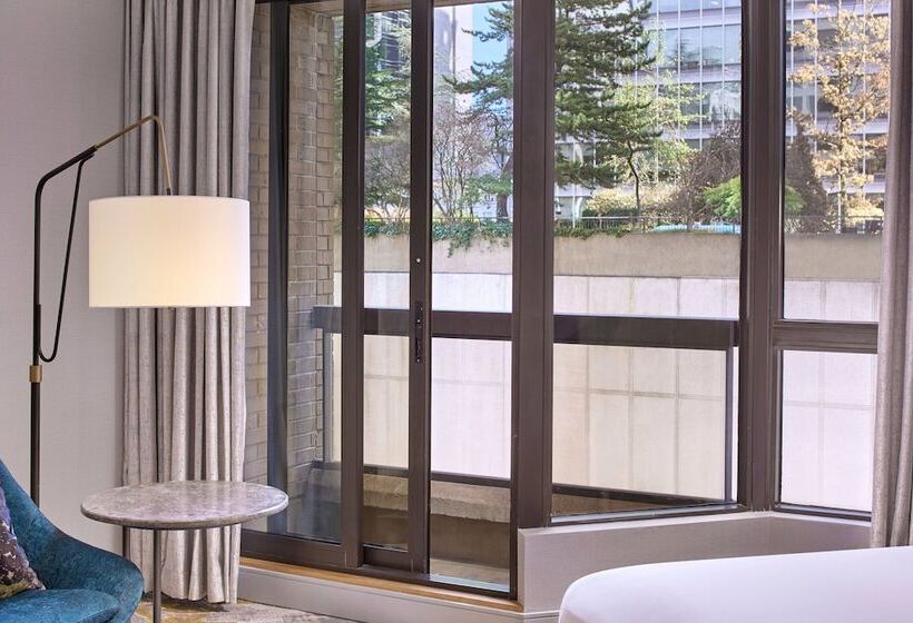 ダブルベッドスタンダードルーム, Metropolitan Hotel Vancouver