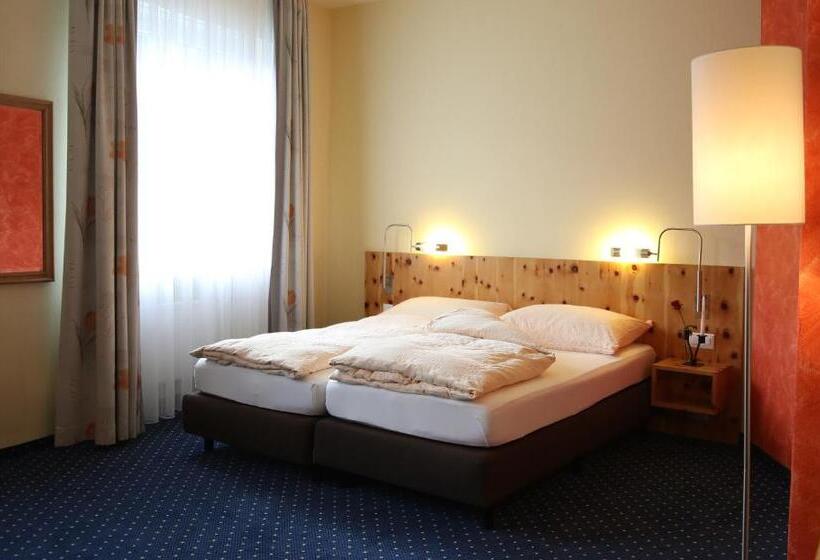 经济房, Ambiente Hotel Freieck