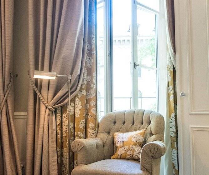 Chambre Deluxe Vue Ville, Grand Hotel Du Lac   Relais & Châteaux