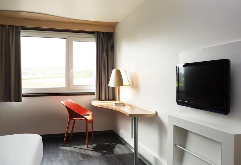 Номер Стандарт, Ibis 3 Lacs Neuchatel