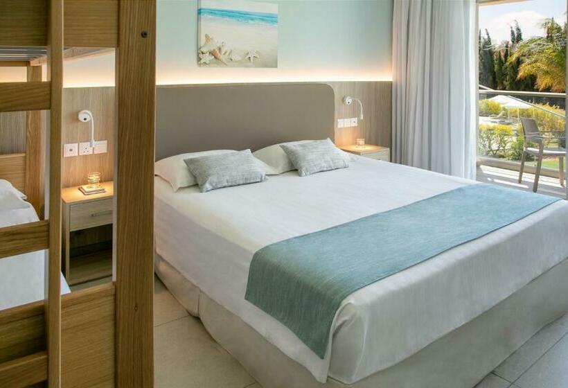 Семейный Номер, Asterias Beach