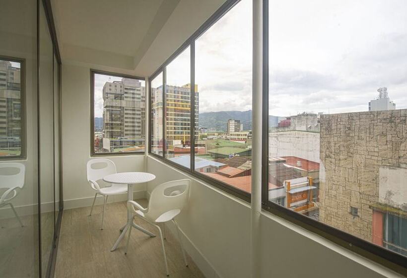 스위트, Balmoral Hotel San José Cr, Historic District