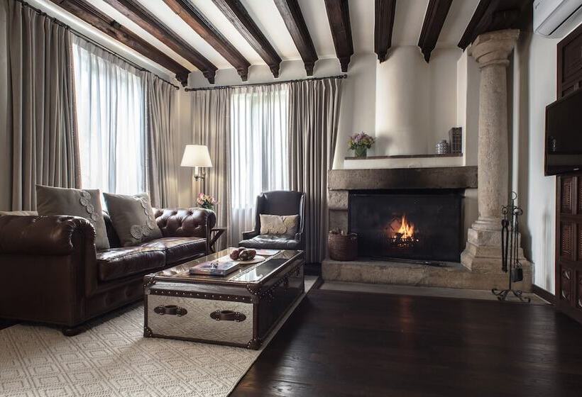 Люкс, Four Seasons Hotel Casa Medina Bogota