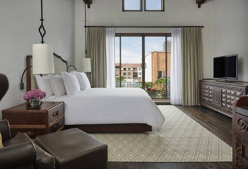 Номер Премиум, Four Seasons Hotel Casa Medina Bogota