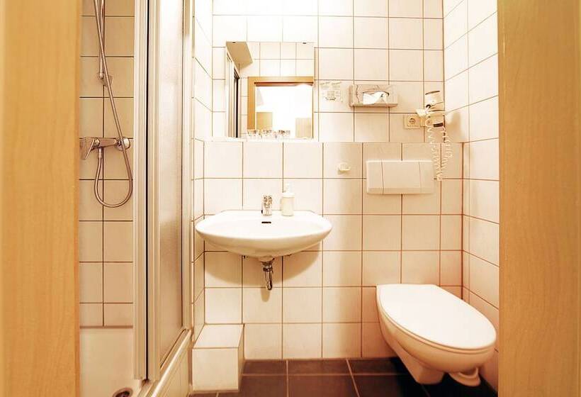 Номер Стандарт Трехместный, Bp24 Hotel Aachen