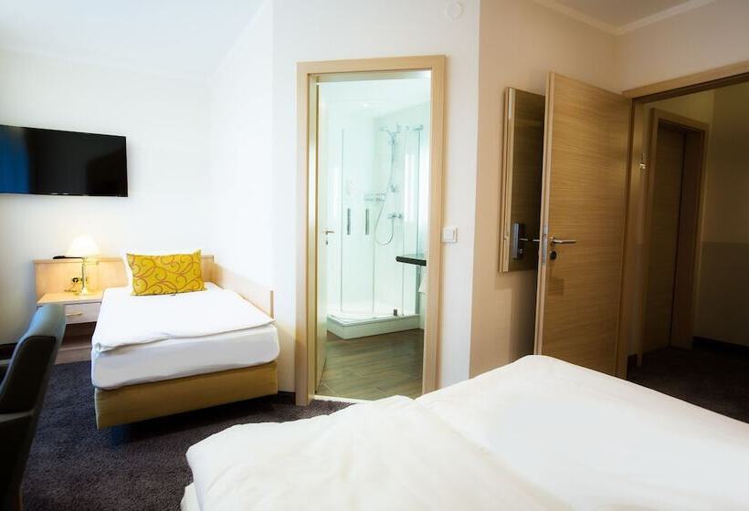 スタンダードトリプルルーム, & Living Am Wartturm   Hotel & Apartments