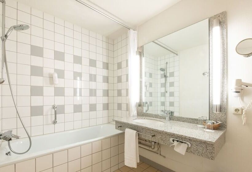 Номер Стандарт, Mercure Hotel Am Messeplatz Offenburg