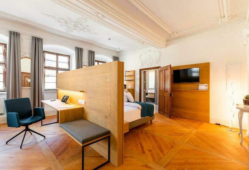 Номер Стандарт, Schwan Und Post Business Quarters