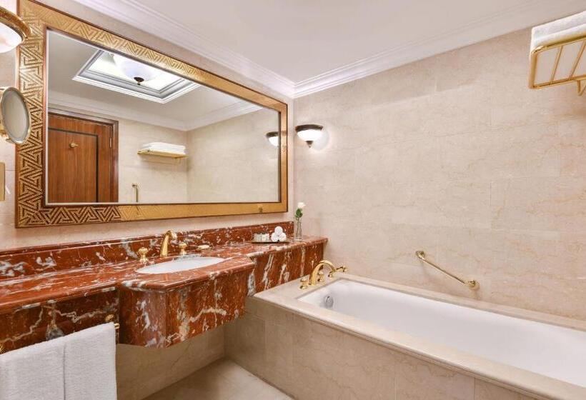 اتاق لوکس با چشم‌انداز دریا, Sheraton Grand Doha Resort & Convention