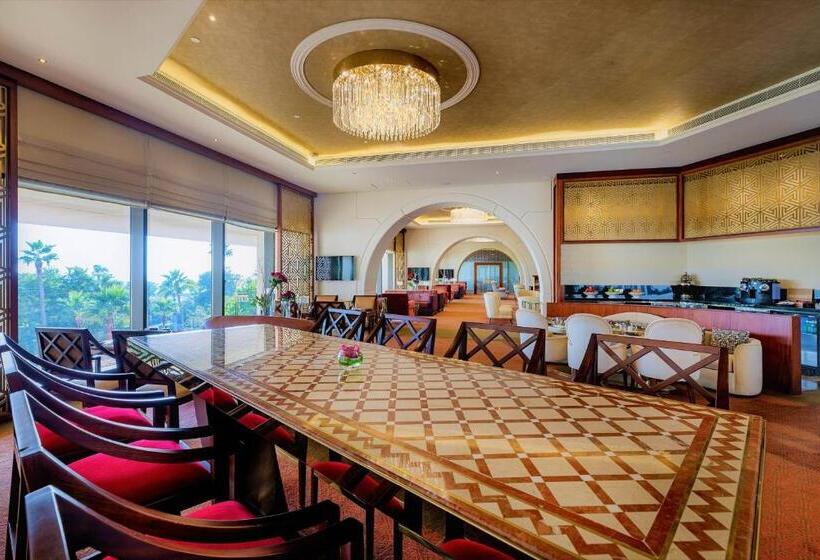 سوییت اجرایی, Sheraton Grand Doha Resort & Convention