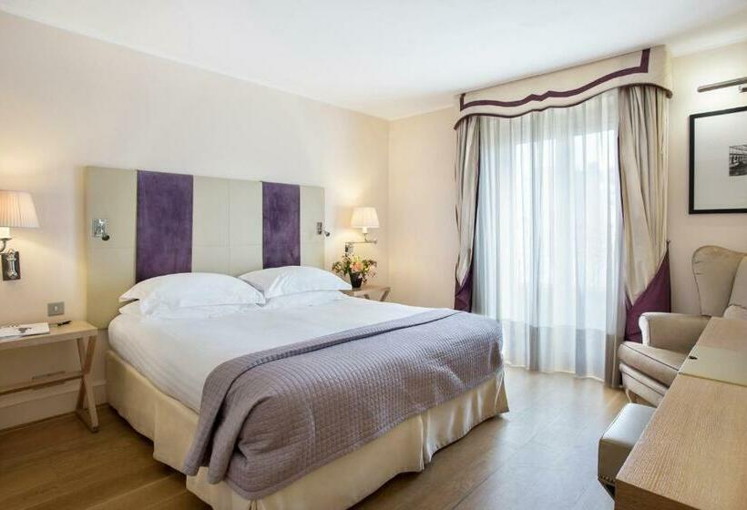 اتاق لوکس, Castille Paris – Starhotels Collezione