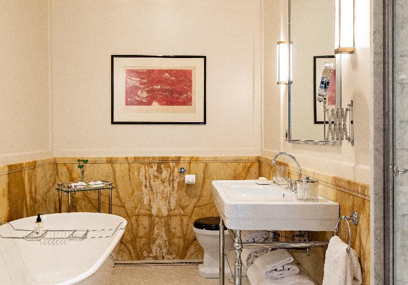 سوییت جونیور, Hôtel Balzac Paris & Spa Ikoï