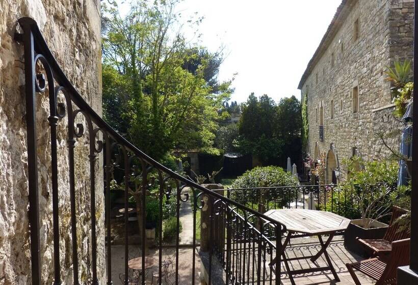 Люкс, Château D Arpaillargues   Teritoria