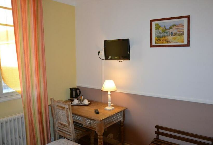 Номер Стандарт, Hôtel Restaurant Du Bearn