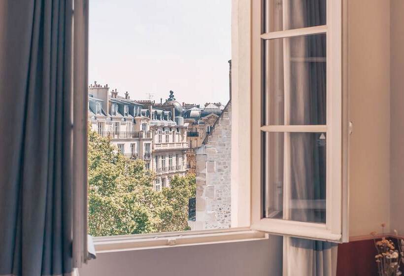 اتاق استاندارد با چشم‌انداز شهر, Miiro Le Grand Hôtel Cayré