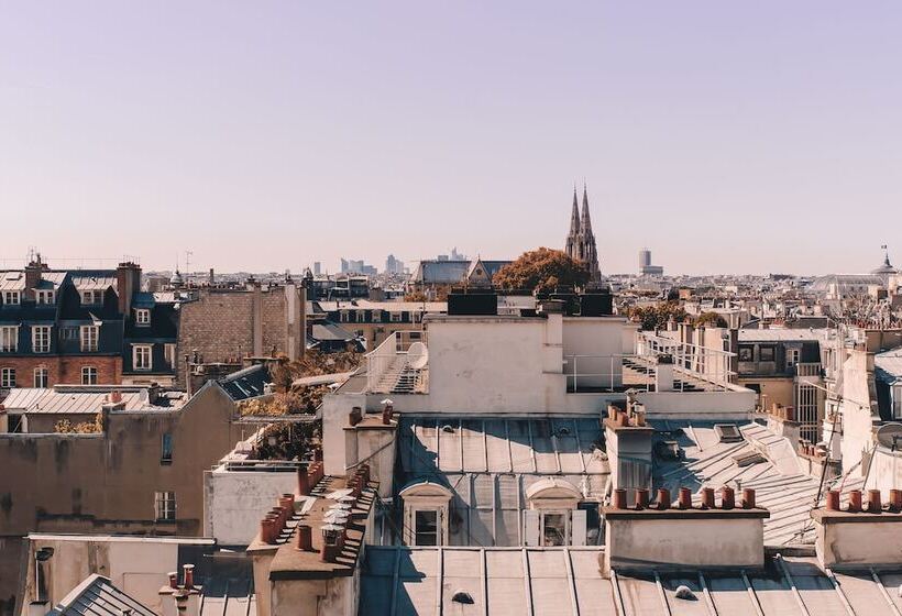 اتاق استاندارد با چشم‌انداز, Miiro Le Grand Hôtel Cayré