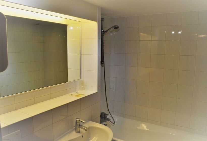 Номер Стандарт, Kyriad Creil   Chantilly Nord