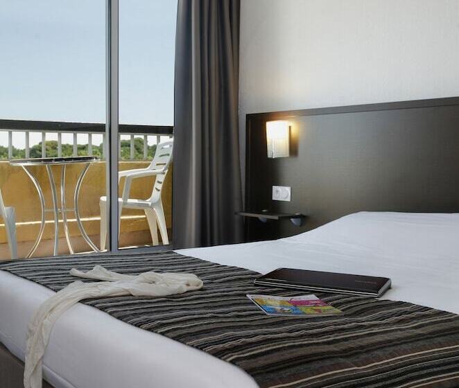 Номер Стандарт, Brit Hotel Opal Centre Port