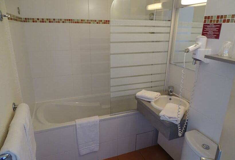 Номер Стандарт Трехместный, Brit Hotel Opal Centre Port