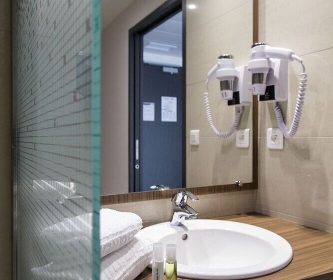 Номер Superior, Brit Hotel Toulouse Colomiers – L’esplanade